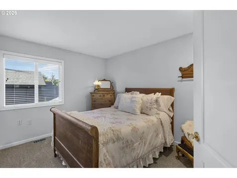 1655 SE Dogwood Way Gresham OR 97080