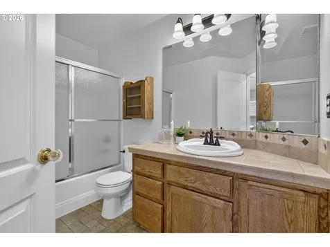1655 SE Dogwood Way Gresham OR 97080
