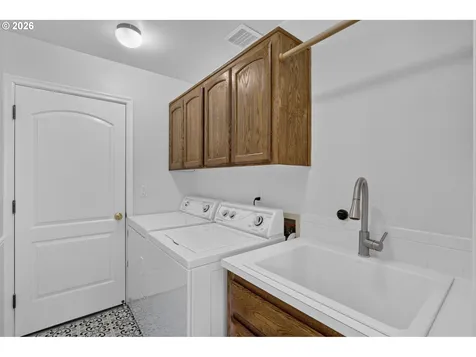 1655 SE Dogwood Way Gresham OR 97080
