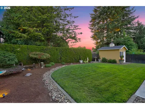 1655 SE Dogwood Way Gresham OR 97080