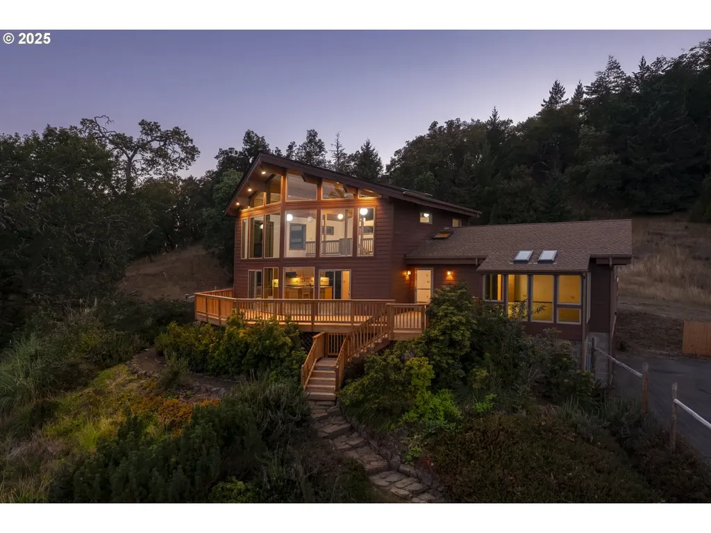 880 Jewel Drive Roseburg OR 97471