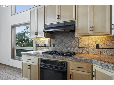 880 Jewel Drive Roseburg OR 97471