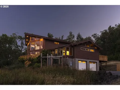 880 Jewel Drive Roseburg OR 97471