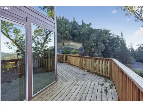 880 Jewel Drive Roseburg OR 97471