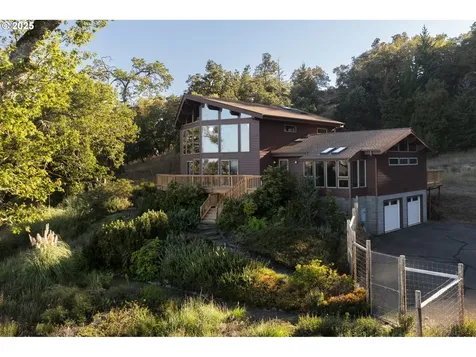 880 Jewel Drive Roseburg OR 97471