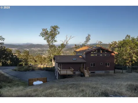 880 Jewel Drive Roseburg OR 97471
