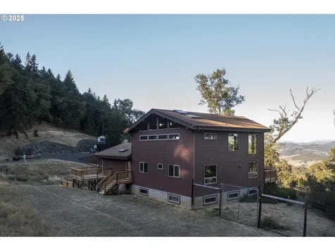 880 Jewel Drive Roseburg OR 97471