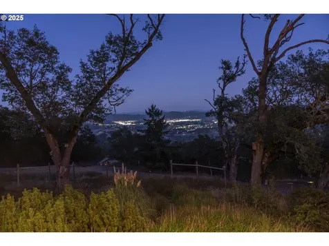 880 Jewel Drive Roseburg OR 97471