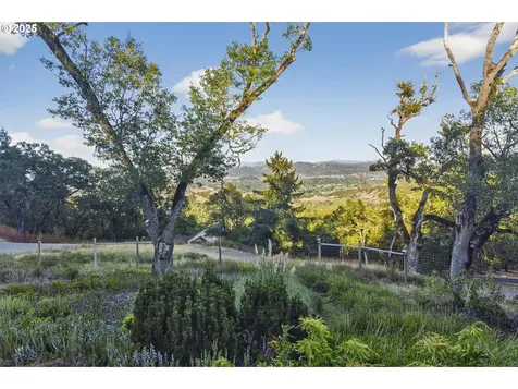 880 Jewel Drive Roseburg OR 97471