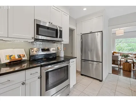 5716 NE 25th Avenue Portland OR 97211