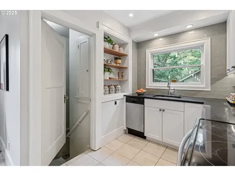 5716 NE 25th Avenue Portland OR 97211