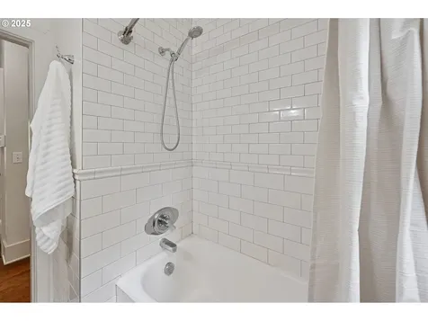 5716 NE 25th Avenue Portland OR 97211