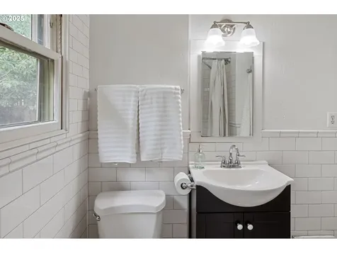 5716 NE 25th Avenue Portland OR 97211