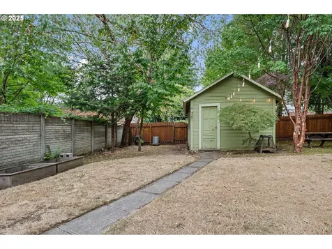 5716 NE 25th Avenue Portland OR 97211