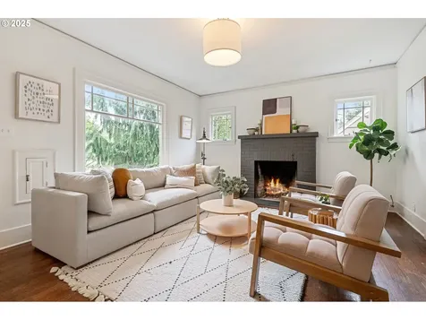 5716 NE 25th Avenue Portland OR 97211