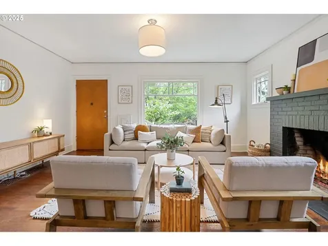 5716 NE 25th Avenue Portland OR 97211