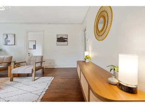5716 NE 25th Avenue Portland OR 97211