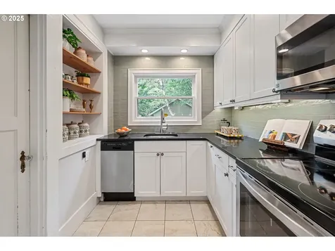 5716 NE 25th Avenue Portland OR 97211