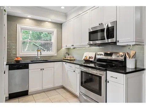 5716 NE 25th Avenue Portland OR 97211