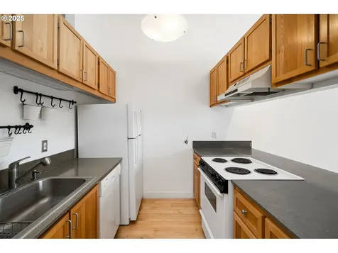 1910 SW 18th Avenue Portland OR 97201