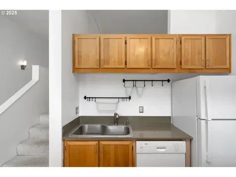 1910 SW 18th Avenue Portland OR 97201