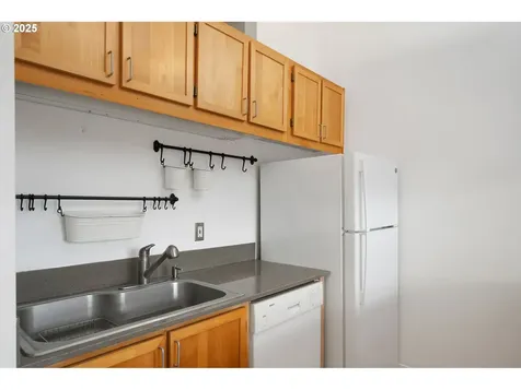 1910 SW 18th Avenue Portland OR 97201