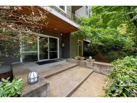 1910 SW 18th Avenue Portland OR 97201