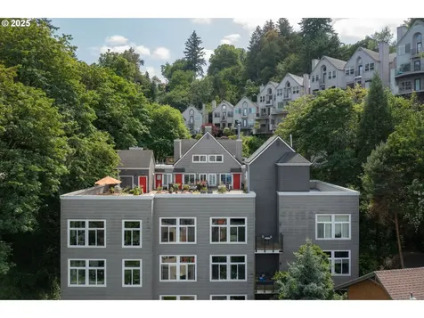 1910 SW 18th Avenue Portland OR 97201