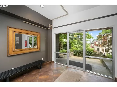 1910 SW 18th Avenue Portland OR 97201