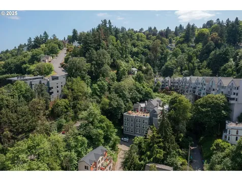 1910 SW 18th Avenue Portland OR 97201
