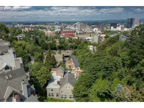 1910 SW 18th Avenue Portland OR 97201