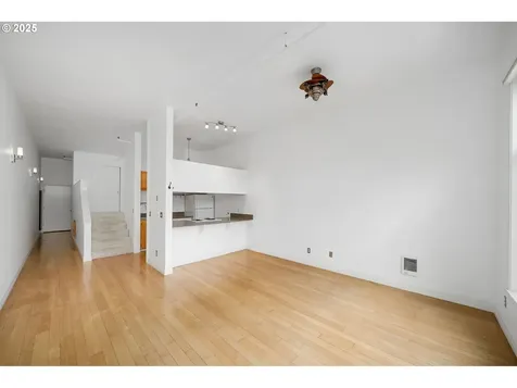 1910 SW 18th Avenue Portland OR 97201