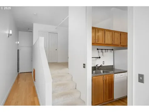 1910 SW 18th Avenue Portland OR 97201