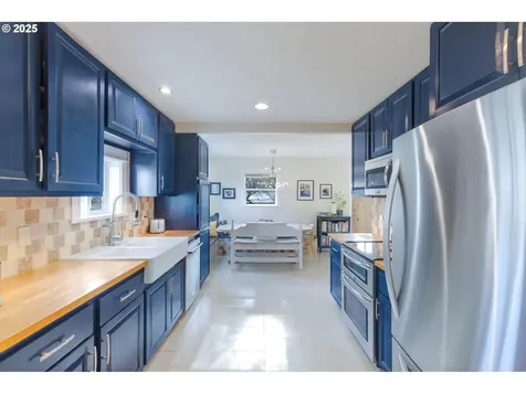 728 Hillcrest Drive Longview WA 98632