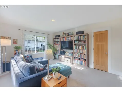 728 Hillcrest Drive Longview WA 98632