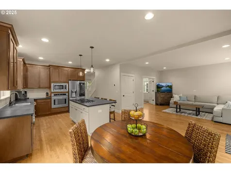 11724 SW 39th Avenue Portland OR 97219