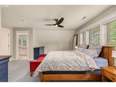 11724 SW 39th Avenue Portland OR 97219
