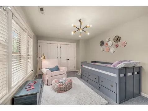 11724 SW 39th Avenue Portland OR 97219