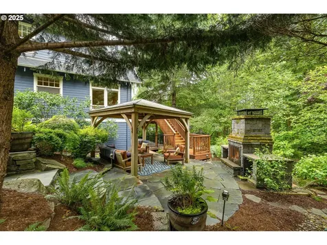 11724 SW 39th Avenue Portland OR 97219