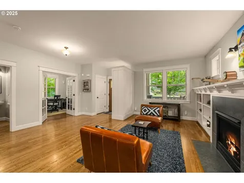 11724 SW 39th Avenue Portland OR 97219