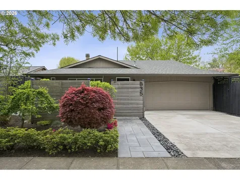 835 NE 33rd Avenue Portland OR 97232