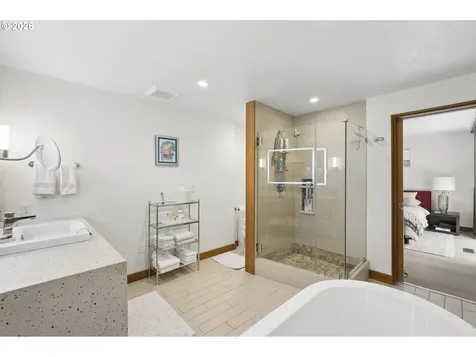 835 NE 33rd Avenue Portland OR 97232