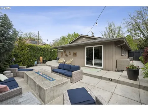 835 NE 33rd Avenue Portland OR 97232