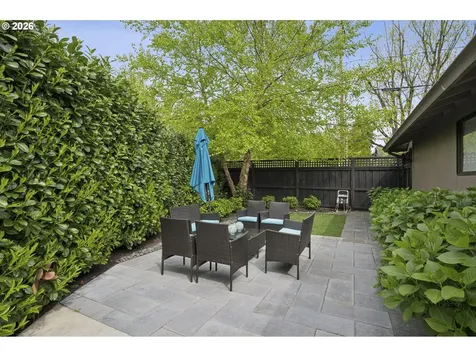 835 NE 33rd Avenue Portland OR 97232