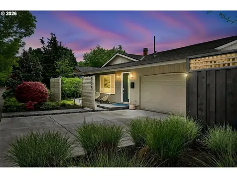 835 NE 33rd Avenue Portland OR 97232
