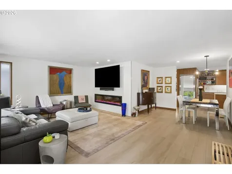 835 NE 33rd Avenue Portland OR 97232