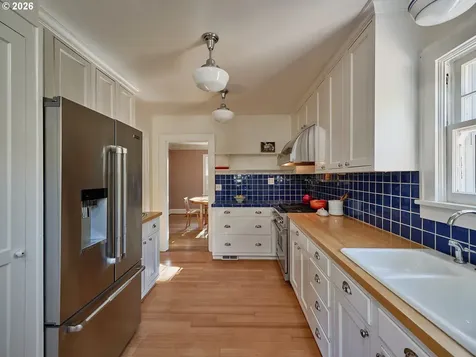 1002 SE 54th Avenue Portland OR 97215