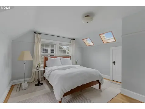 1002 SE 54th Avenue Portland OR 97215