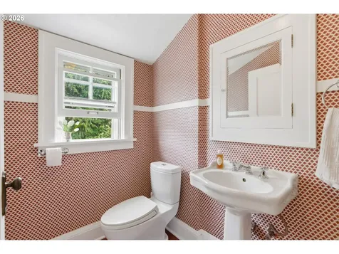 1002 SE 54th Avenue Portland OR 97215