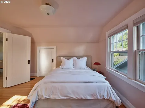 1002 SE 54th Avenue Portland OR 97215